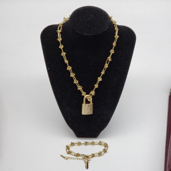 Louis Vuitton Gold Padlock w/Unbranded Stainless Steel 18k Plated Chain&Bracelet - Picture 1 of 13